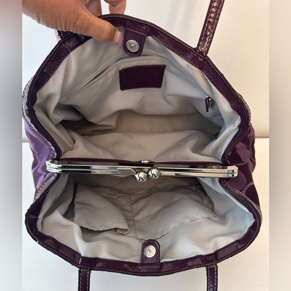 COACH F20105 striped carryall purple - Picture 6 of 8